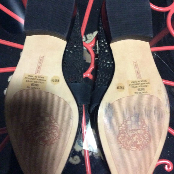 Vince Camuto beautiful Perforated mules. - Picture 3 of 4